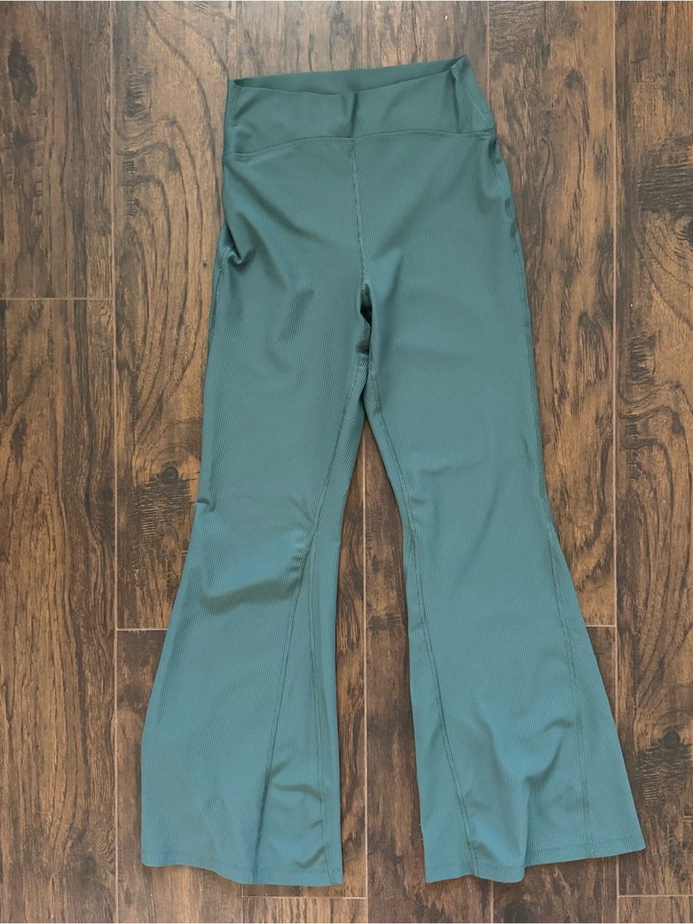 Old Navy Extra High-Waisted PowerSoft Ribbed Super Flare Leggings Size Medium